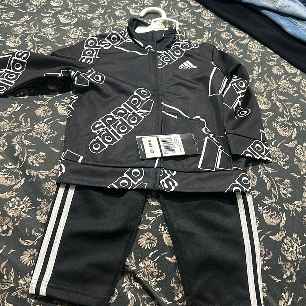 Adidas sweatsuit 18months